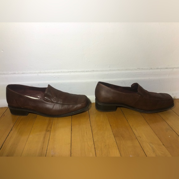 Brown leather shoes size 9 woman / Chaussures en cuir brunes grandeur 9 femme - Picture 4 of 8